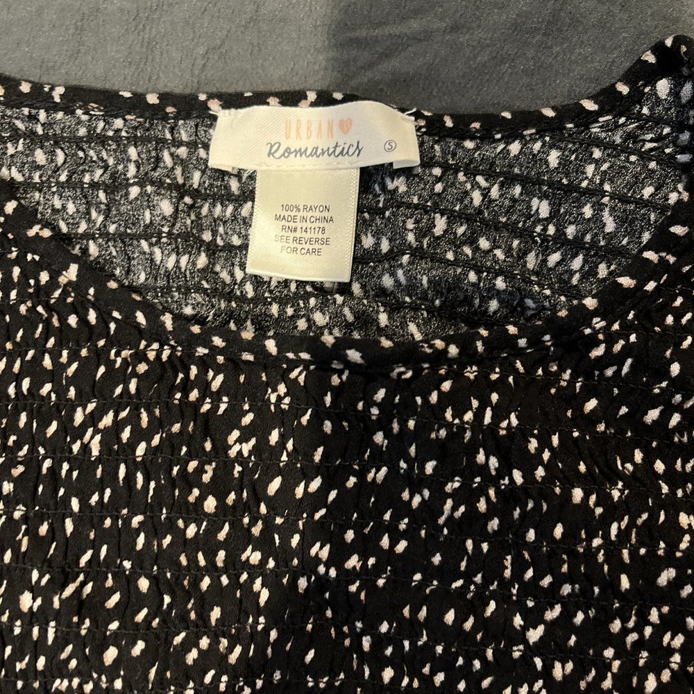 Dotted Blouse - Picture 2 of 2